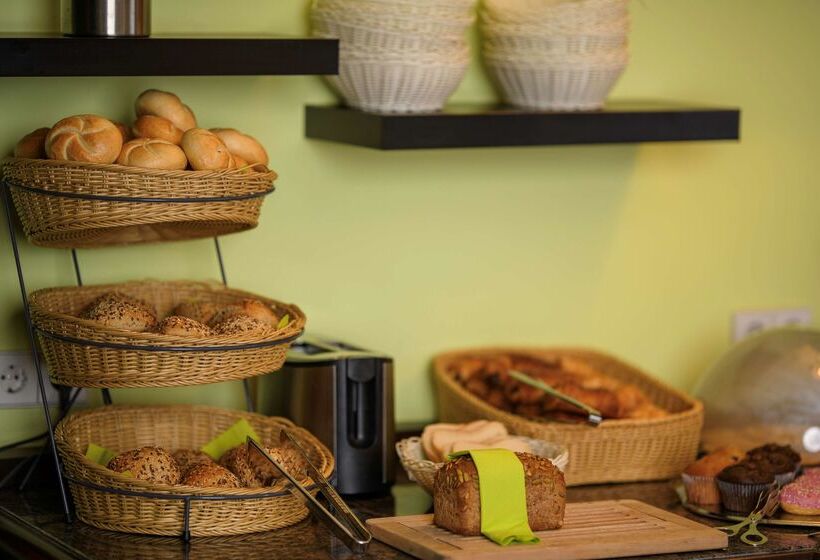 Отель Berlin Mitte By Campanile