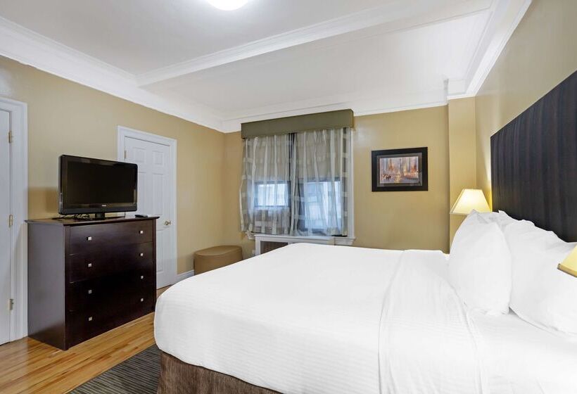 فندق Best Western Plus Hospitality House Suites
