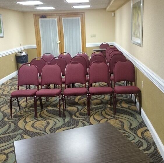 هتل Best Western Plus Newark/christiana Inn