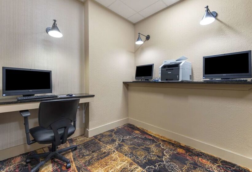 هتل Best Western Plus Ramkota