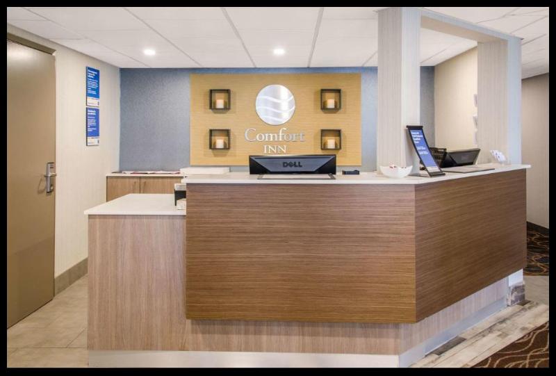 هتل Comfort Inn Airport Dorval