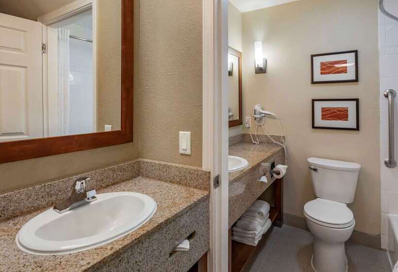 هتل Comfort Inn & Suites Ventura Beach