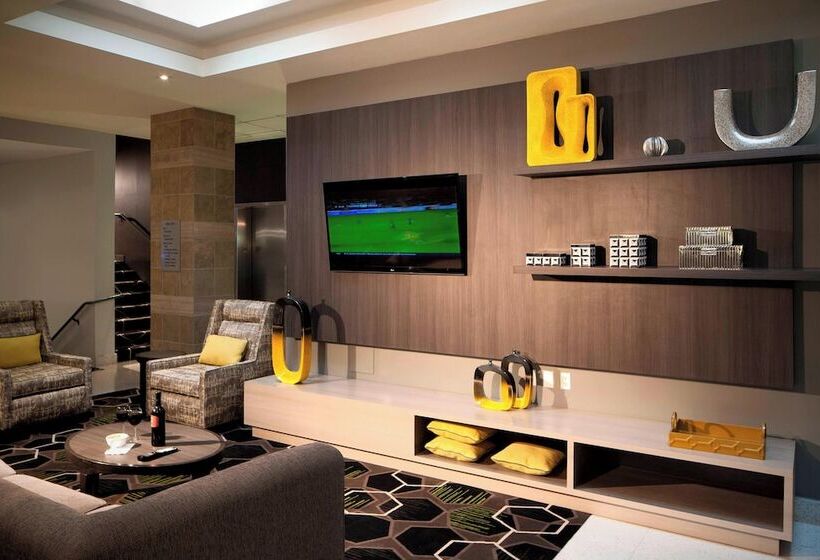 هتل Courtyard Miami Beach South Beach