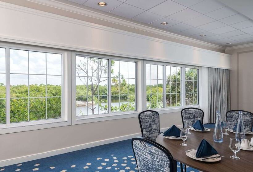 فندق Doubletree Suites By Hilton Naples