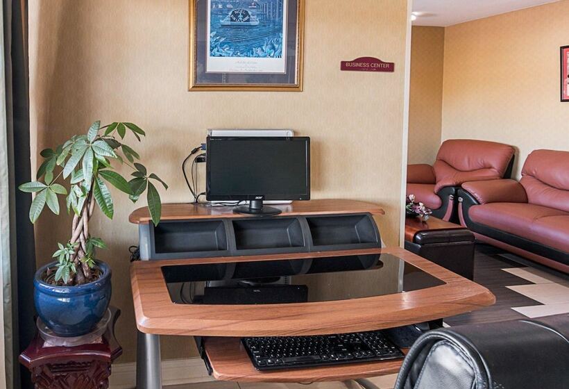 בית מלון כפרי Econo Lodge Inn & Suites Natchitoches