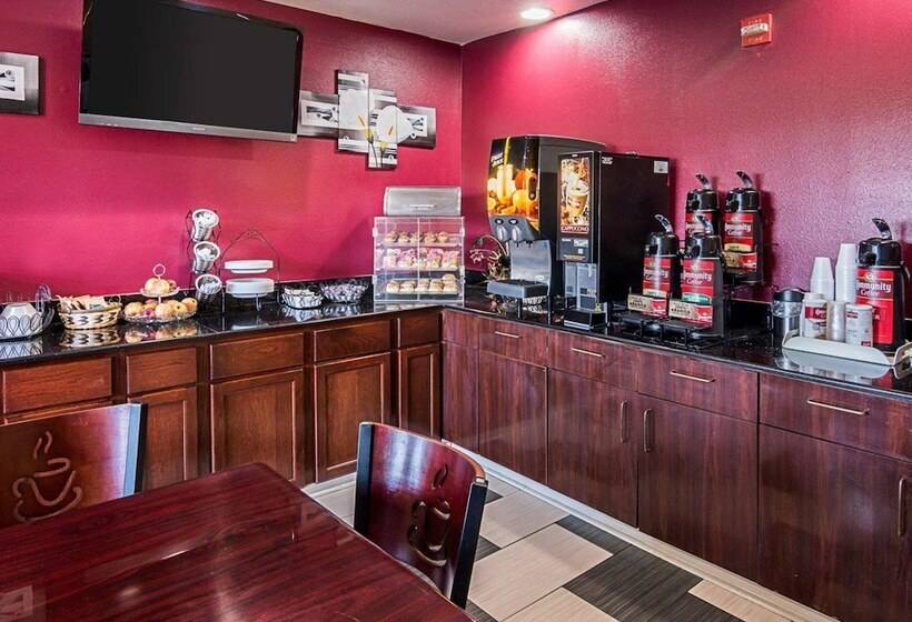 בית מלון כפרי Econo Lodge Inn & Suites Natchitoches