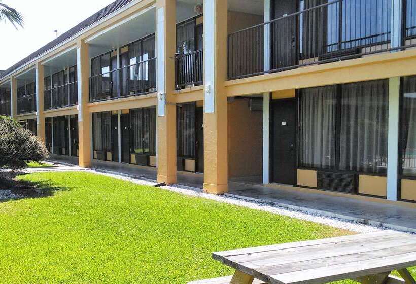 فندق Econo Lodge