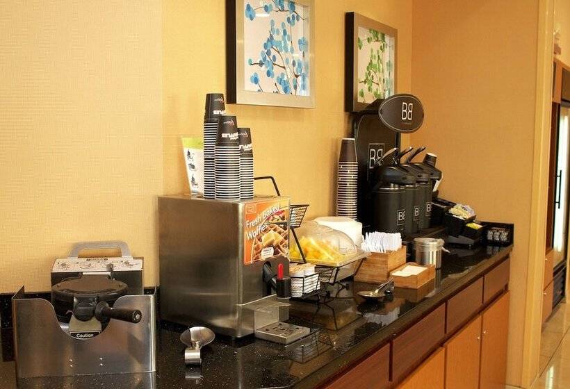 בית מלון כפרי Fairfield Inn And Suites St Petersburg Clearwater