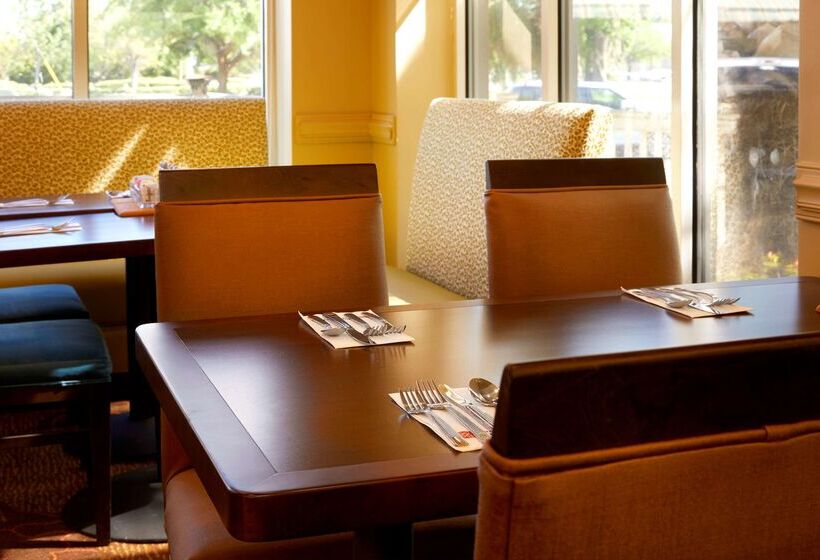 هتل Hilton Garden Inn Savannah Midtown