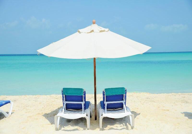 هتل Ixchel Beach
