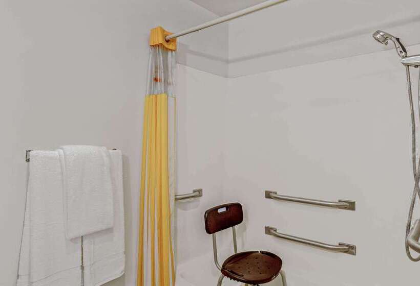 هتل La Quinta By Wyndham Des Moines West Clive