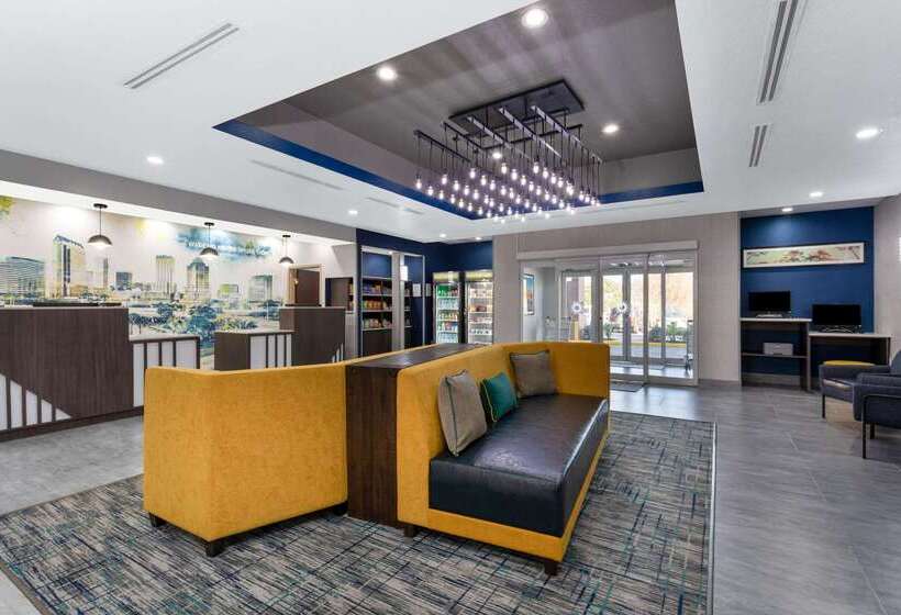 בית מלון כפרי La Quinta By Wyndham Tampa Central