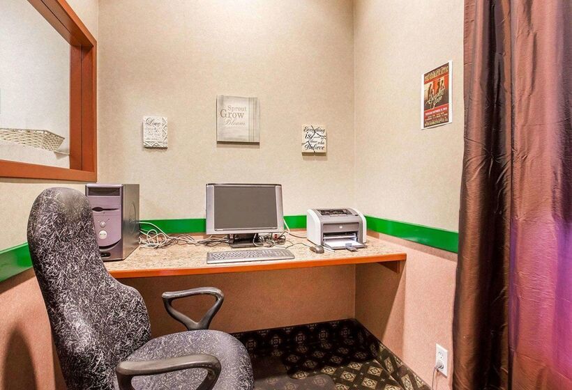 בית מלון כפרי Quality Inn & Suites