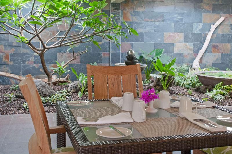 هتل Radisson Grenada Beach Resort