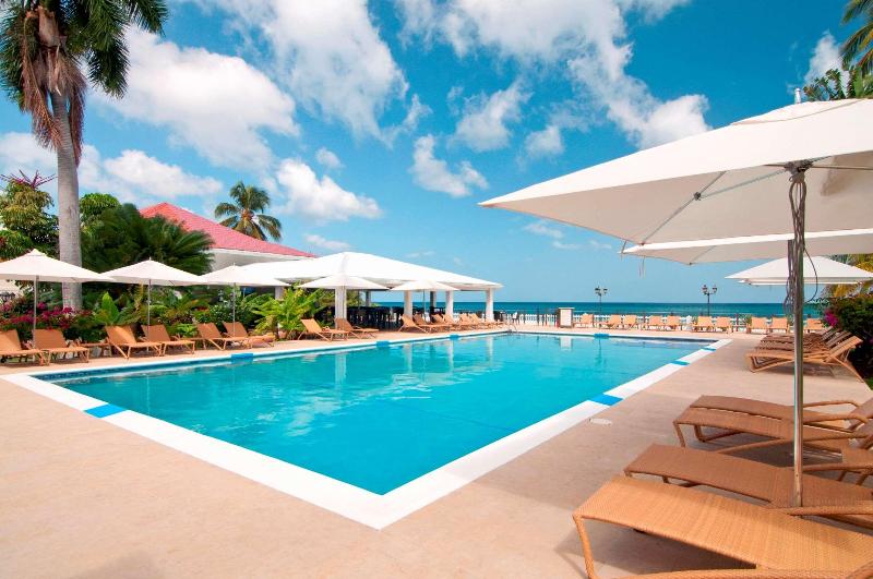 هتل Radisson Grenada Beach Resort