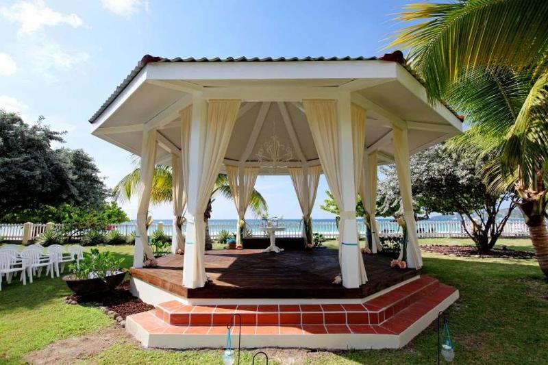هتل Radisson Grenada Beach Resort