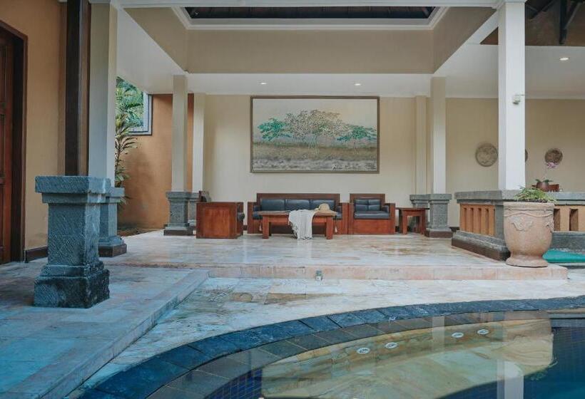 Parigata Villas Resort