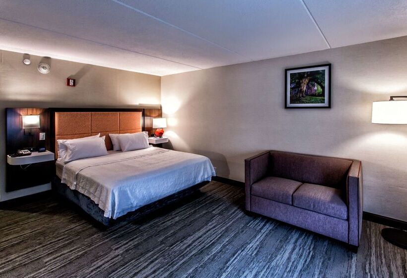 هتل Hampton Inn & Suites Staten Island