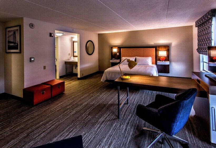 فندق Hampton Inn & Suites Staten Island