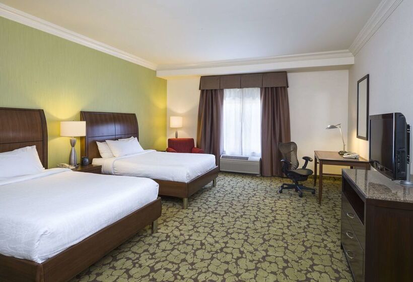 هتل Hilton Garden Inn Edison/raritan Center