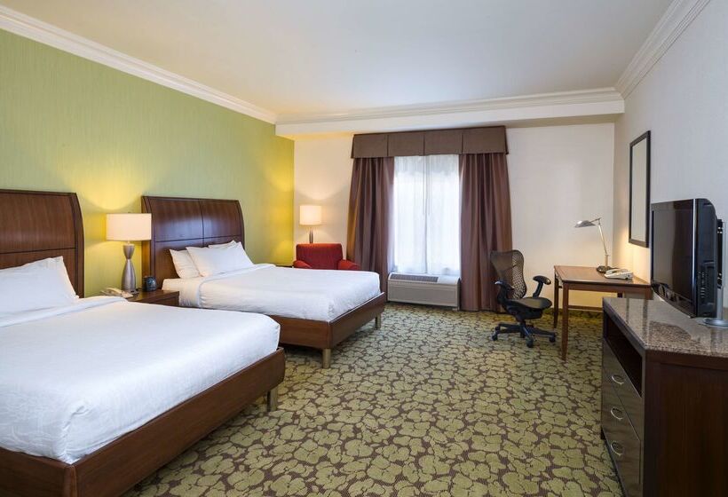 هتل Hilton Garden Inn Edison/raritan Center
