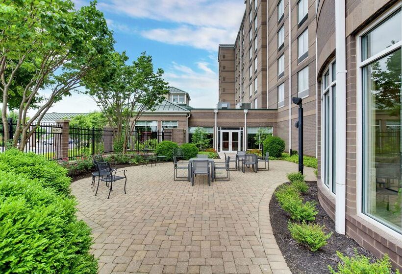 هتل Hilton Garden Inn Louisville Airport