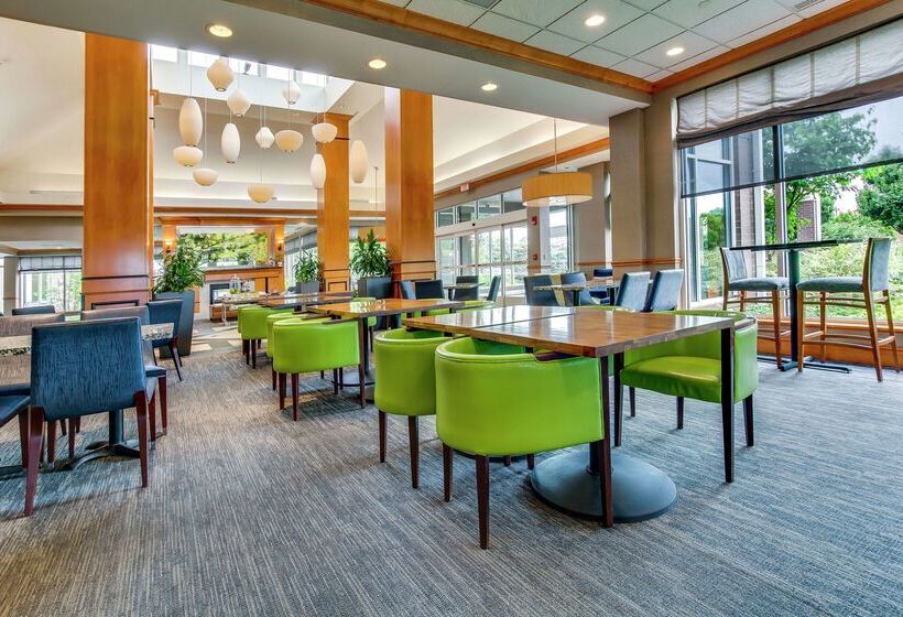 هتل Hilton Garden Inn Louisville Airport