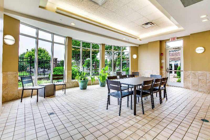 هتل Hilton Garden Inn Louisville Airport