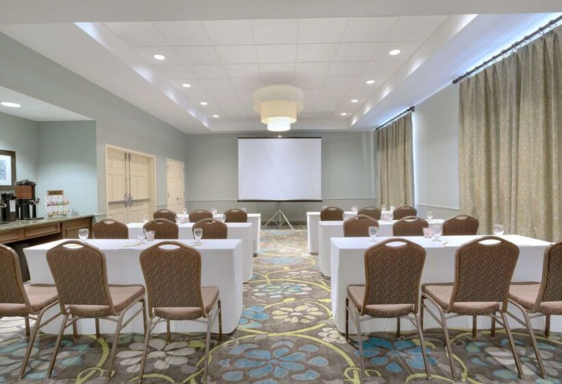 בית מלון כפרי Hilton Garden Inn Worcester