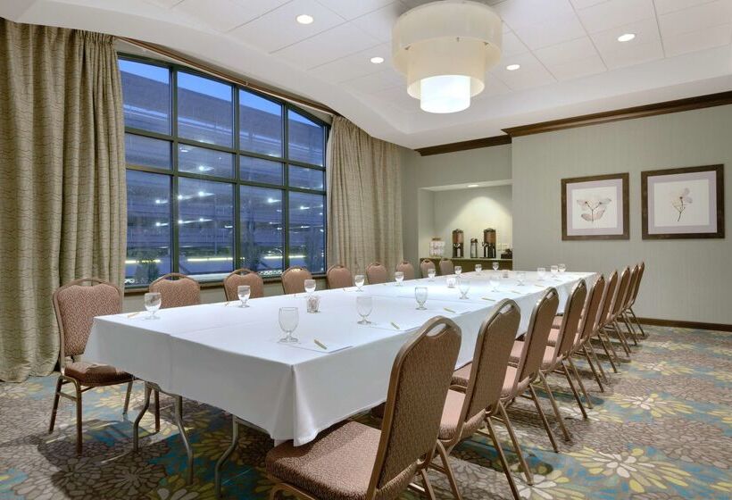 בית מלון כפרי Hilton Garden Inn Worcester