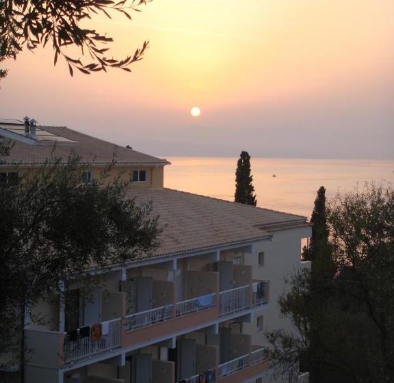 ホテル Ipsos Beach