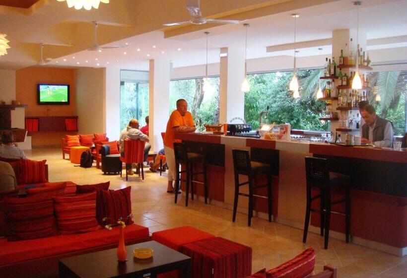 ホテル Ipsos Beach