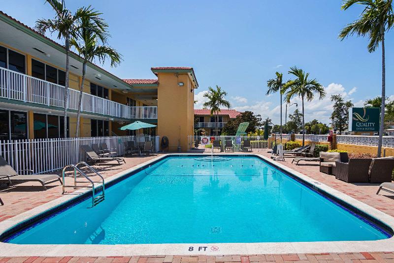 هتل Quality Inn & Suites Airport Cruise Port Hollywood