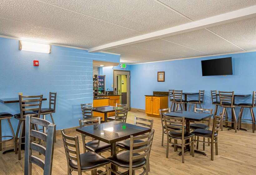 هتل Quality Inn & Suites Near Six Flags East