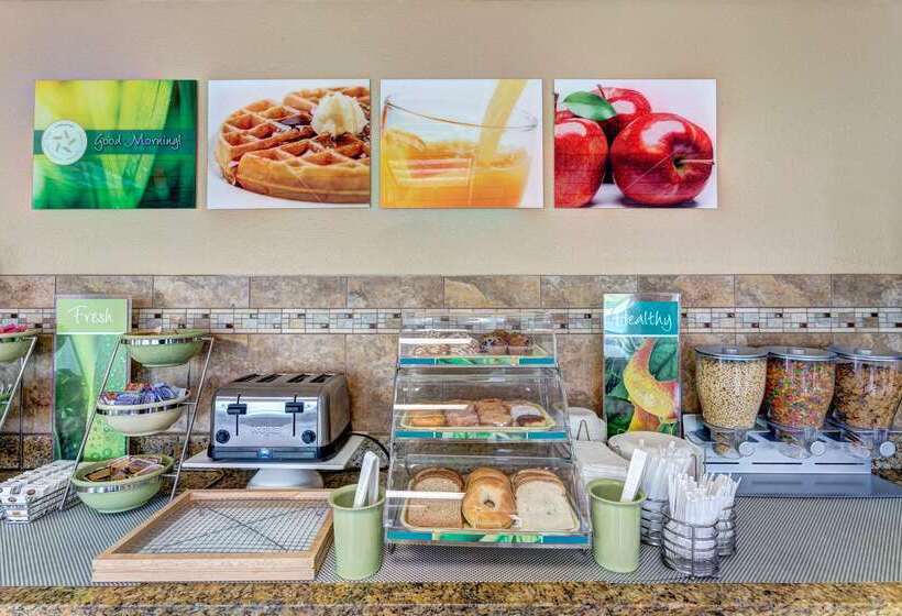 هتل Quality Inn West