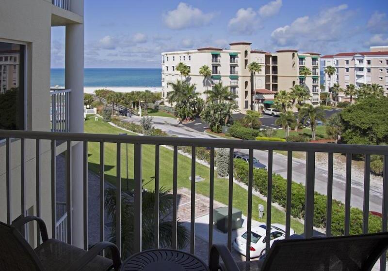 فندق Sunset Vistas Two Bedroom Beachfront Suites