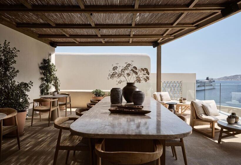 استراحتگاه Suntouch Suites