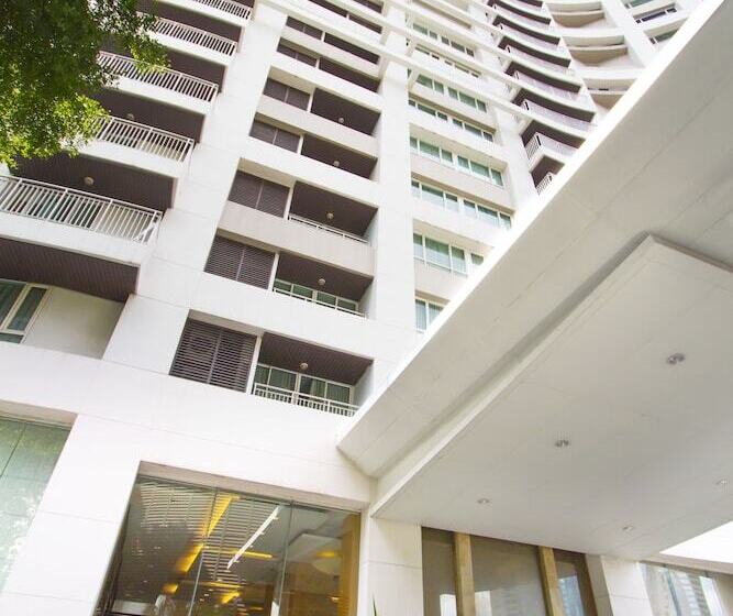 Отель Urbana Langsuan