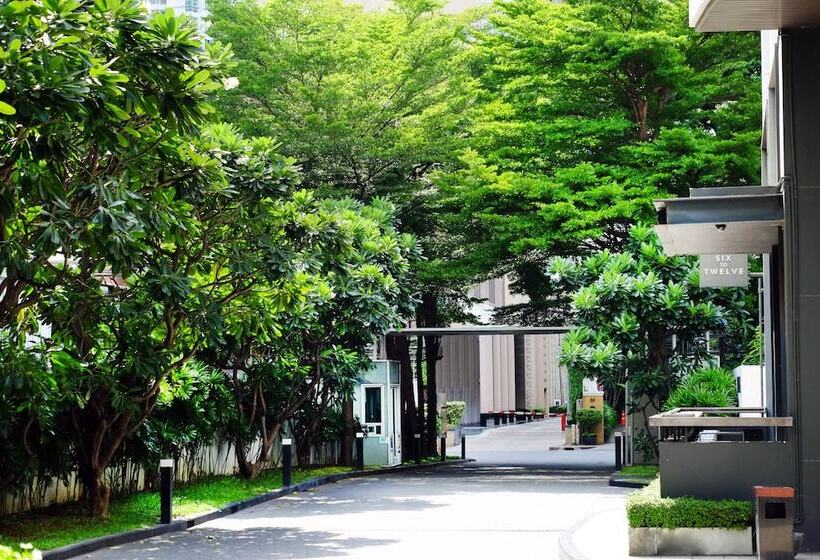 Отель Urbana Langsuan