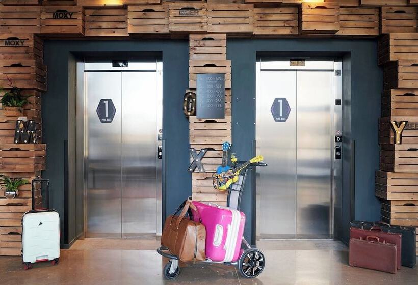 בית מלון כפרי Moxy Edinburgh Fountainbridge