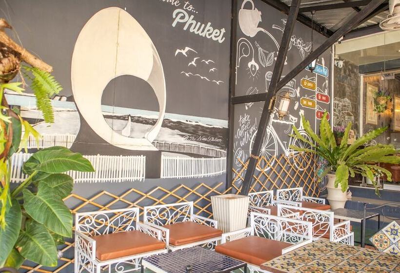 هتل Tira Hostel @chalong Phuket By Oyo Rooms
