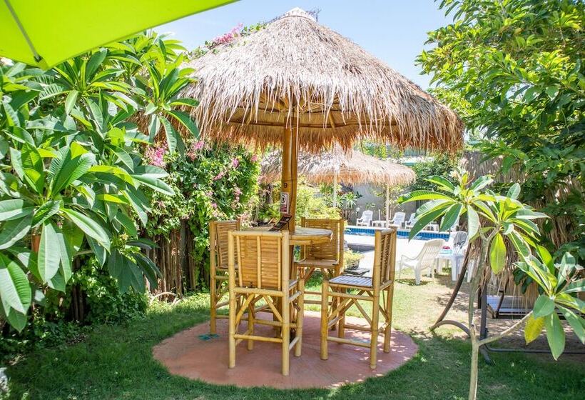 هتل Tira Hostel @chalong Phuket By Oyo Rooms