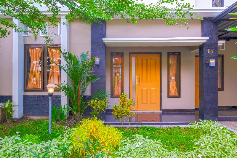 هتل Grand Villa Meninting By Oyo Rooms