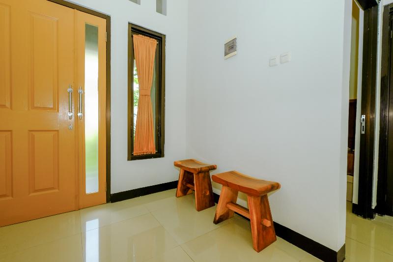هتل Grand Villa Meninting By Oyo Rooms