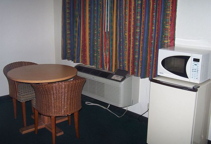 فندق American Inn & Suites