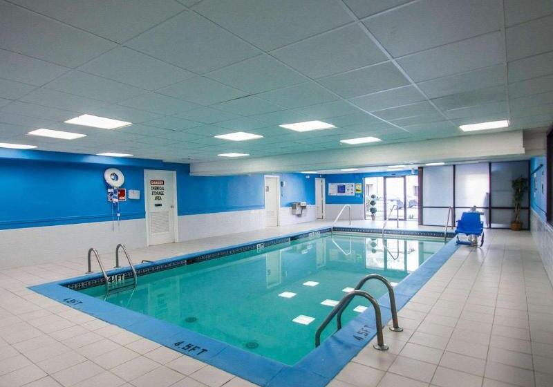 בית מלון כפרי Americas Best Value Inn Torrington Ct