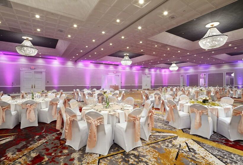 هتل Doubletree By Hilton Dallas Near The Galleria