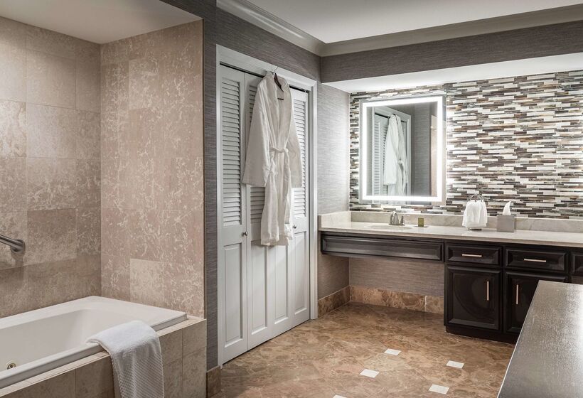 هتل Doubletree By Hilton Dallas Near The Galleria