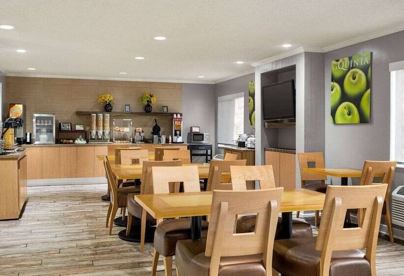 Отель La Quinta By Wyndham Chicago Tinley Park