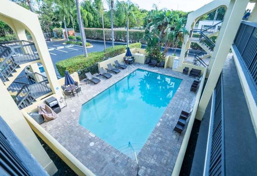 בית מלון כפרי Quality Inn Palm Beach International Airport